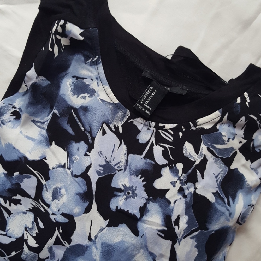 FOREVER 21 LONG SLEEVE TOP